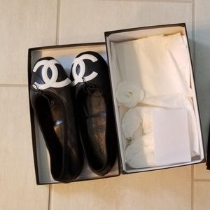 Chanel logo Cambon CC ballet flats - black leather
